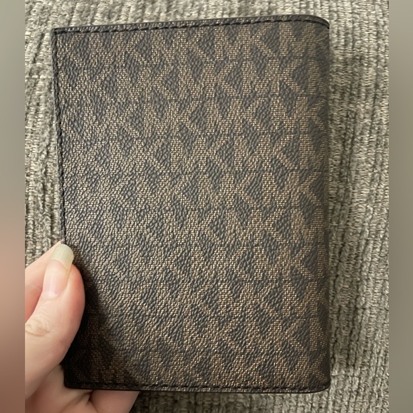 Michael Kors Bedford Travel Passport Wallet - Picture 5 of 5